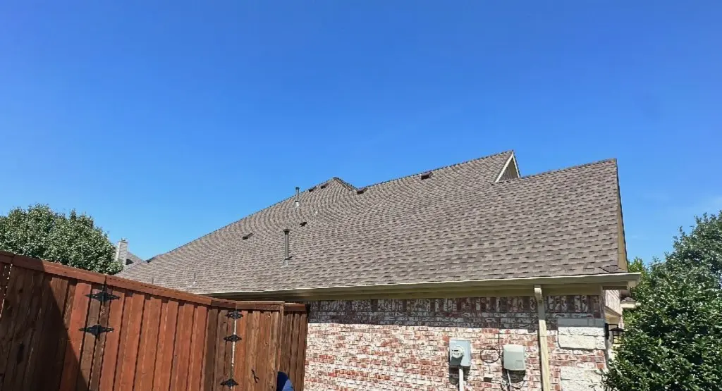 Completed roof replacement project in Melissa